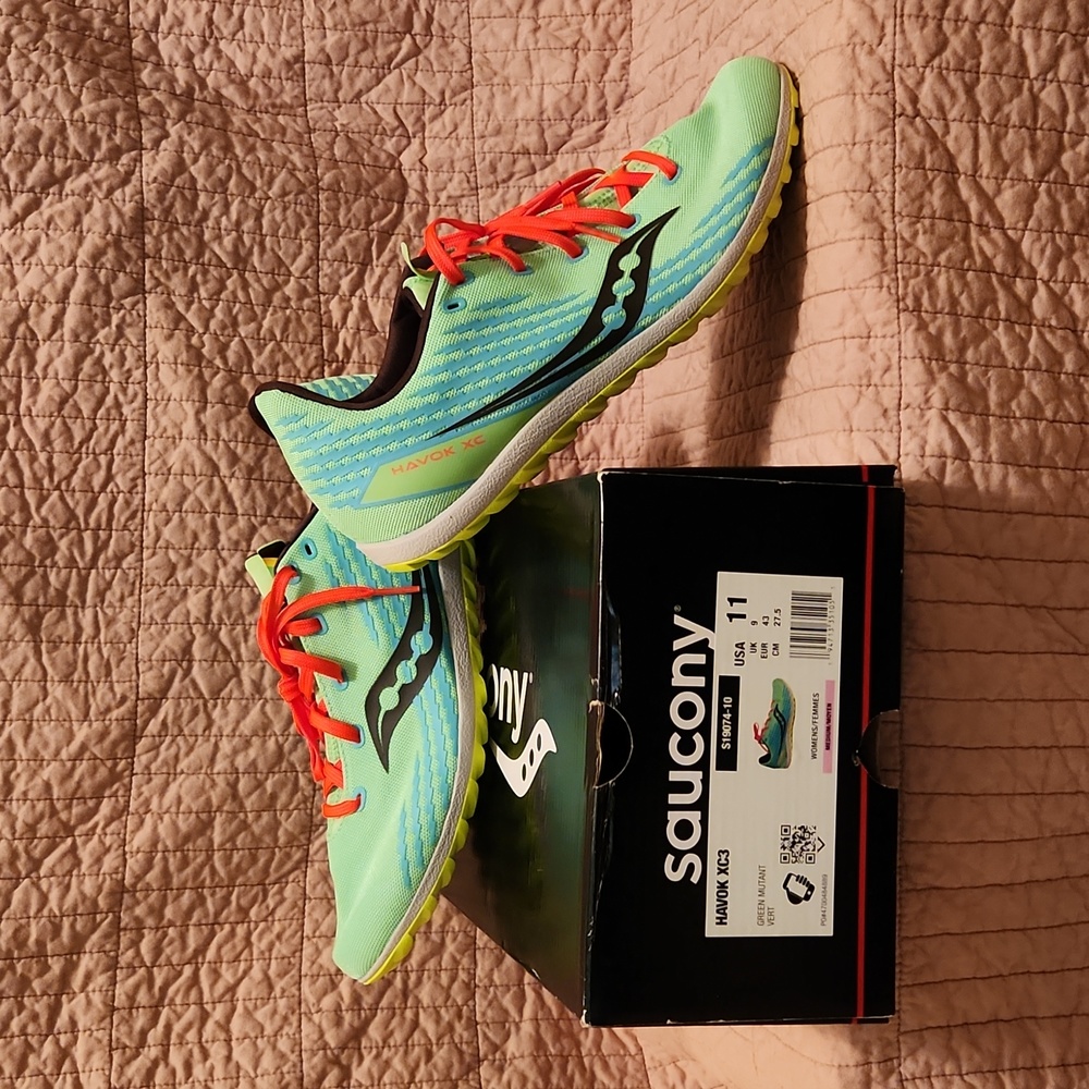 Brand New in Box Saucony XC3 Havok Spikes/ Running shoes